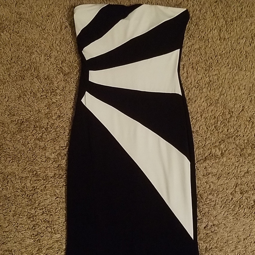Sexy Strapless Dress - Picture 2 of 3